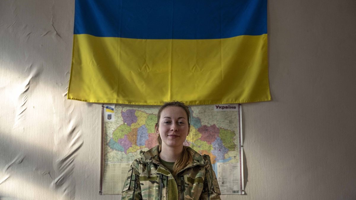 Vojaček je v ukrajinské armádě přes 60 tisíc. Nedostává se jim hygienických potřeb a mají příliš velké uniformy